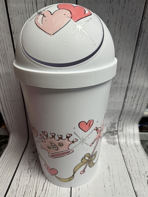 Trash Pail / Pink | More Gifts