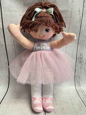 Ballerina brunette | More Gifts